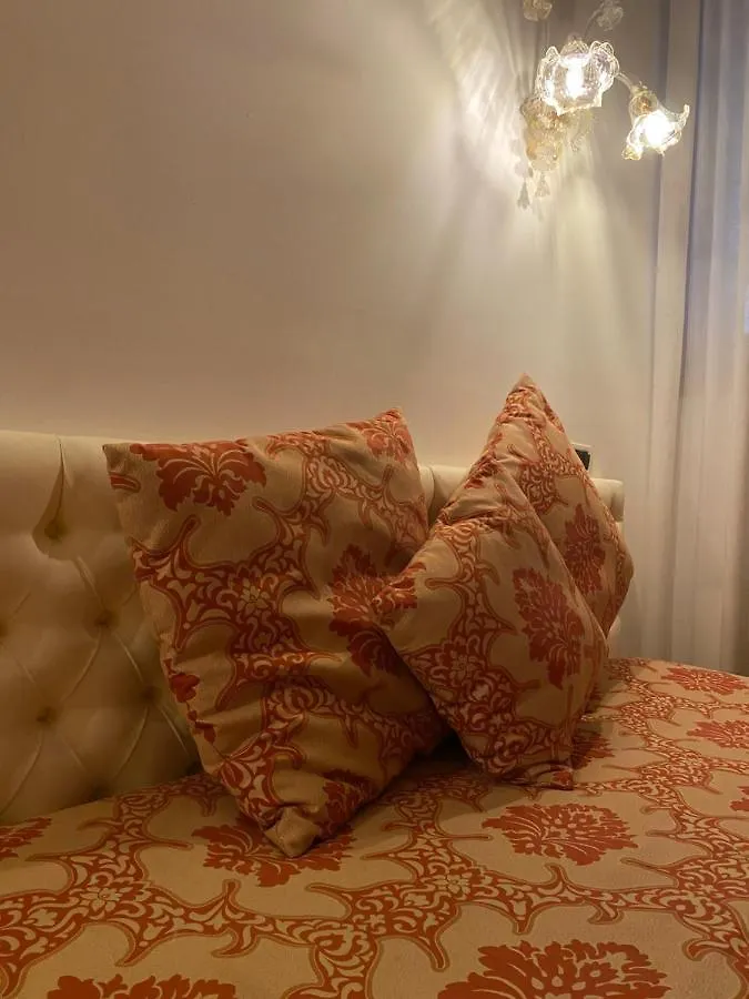 ヴェネツィア ロカンダ カーサ クエリニ Bed & Breakfast